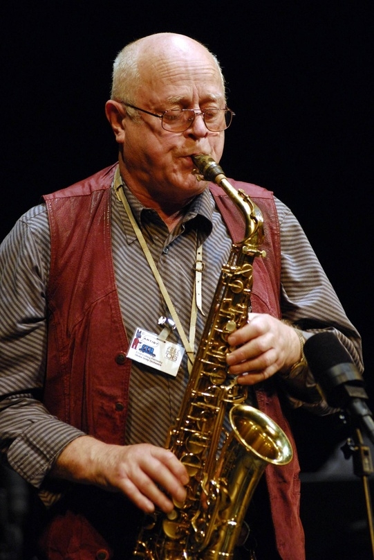 Erhält den Deutschen Jazzpreis für sein Lebenswerk: der Saxophonist Ernst-Ludwig Petrowsky, hier bei einem Konzert 2006darauf hin, dass es noch Tickets für den Deutschen Jazzpreis gibt: Tina Sikorski bei der Pressekonferenz zu der Preisverleihung
