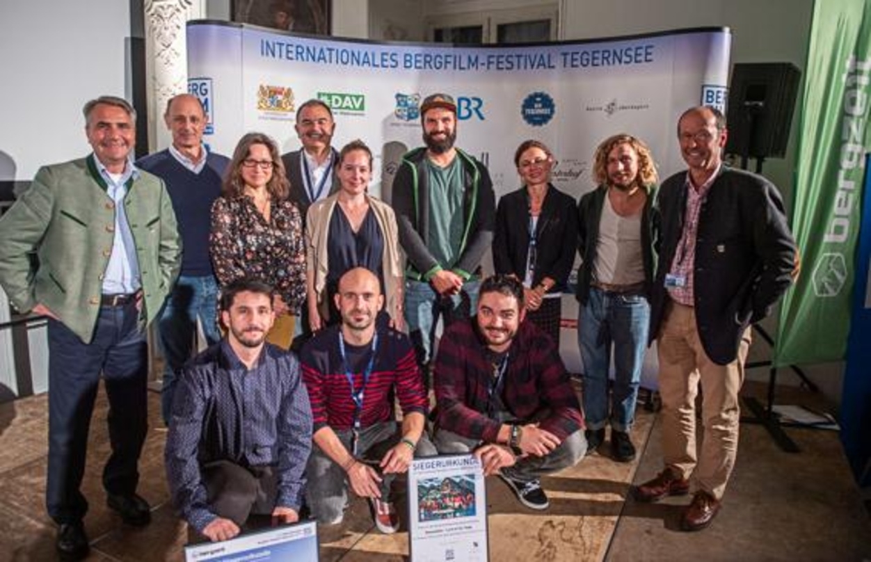 Gewinner, Jurymitglieder und Festivalleiter Michael Pause (rechts im Bild) beim Internationalen Bergfilm-Festival Tegernsee