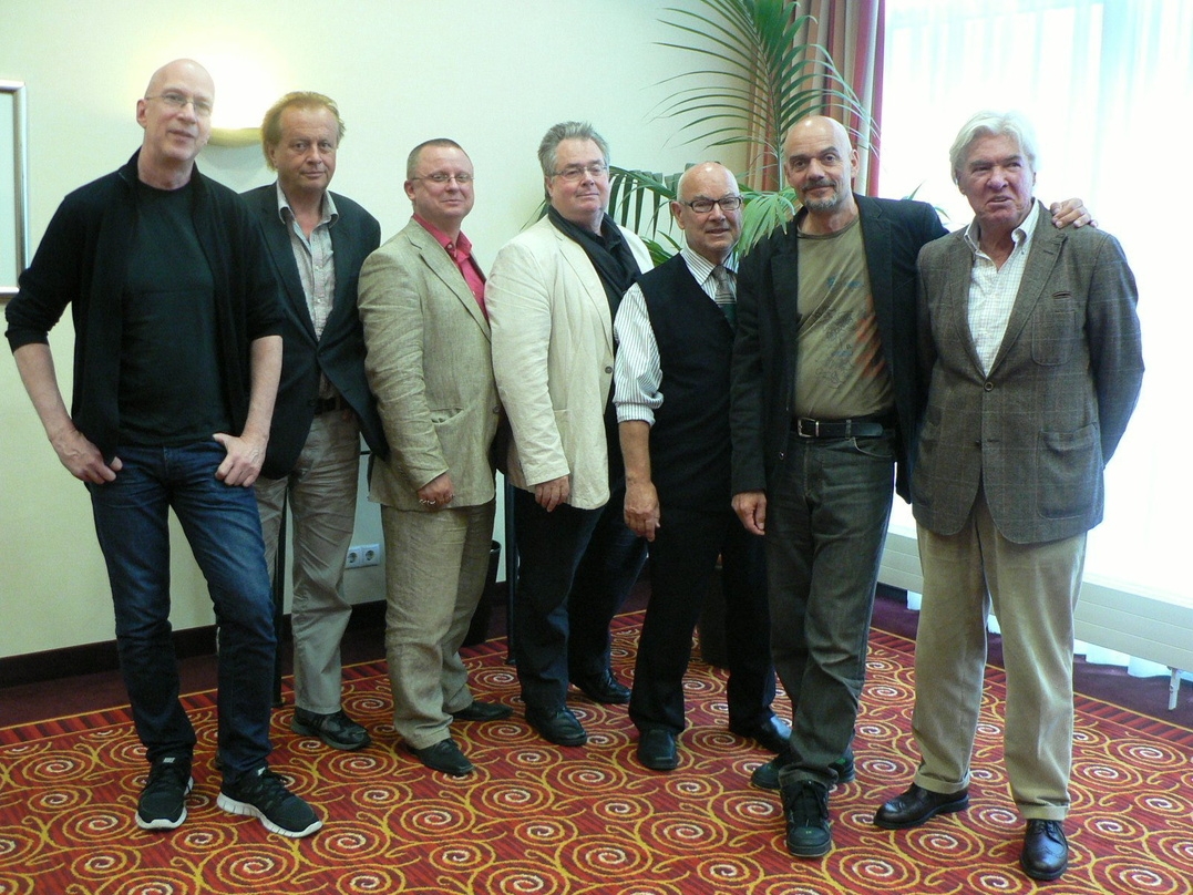 Die neu formierte Spitze des Deutschen Komponistenverbands (von links): Micki Meuser, Rainer Fabich, Johannes K. Hildebrandt, Enjott Schneider, Lothar Voigtländer, Ralf Weigand und Manfred Schoof