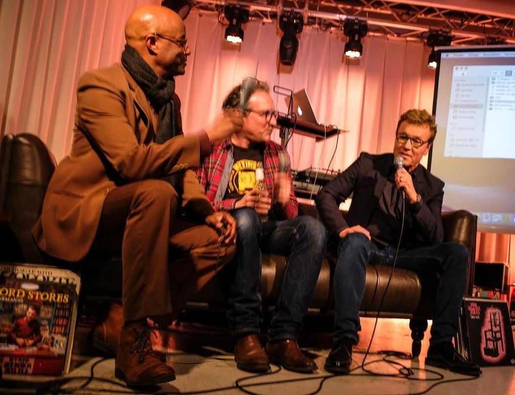 Vinyl-Kenner unter sich (von links): Yared Dibaba, Bernd Jonkmanns und Bernd Dopp