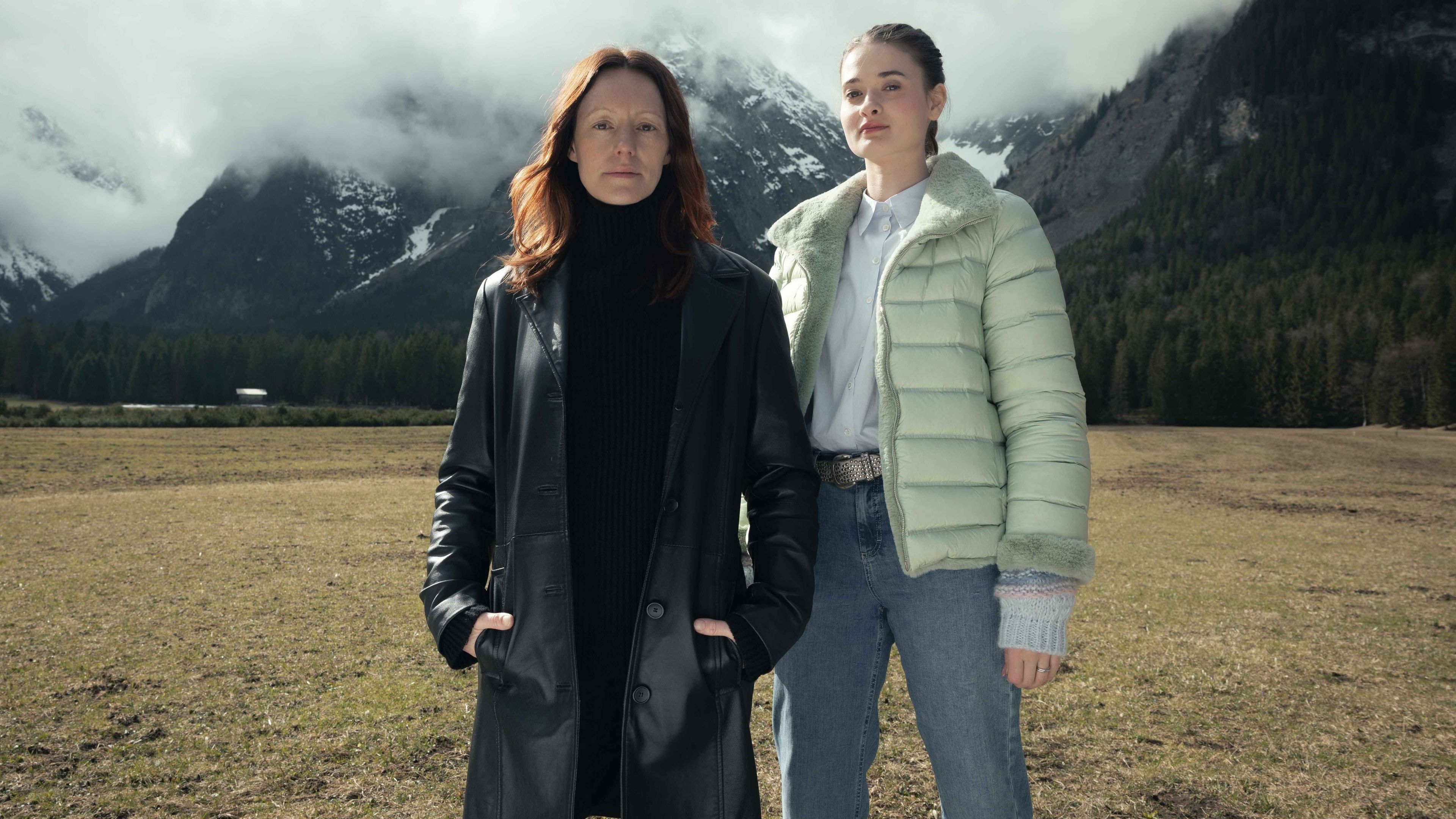 Lavinia Wilson und Philine Schmölzer ermitteln „An der Grenze“