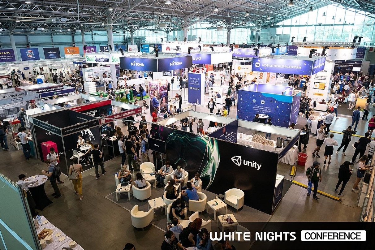 In der Regel gibt es pro Jahr drei White Night Konferenzen, eine in Moskau, eine in Sankt Petersburg und eine mit wechselnder Location.