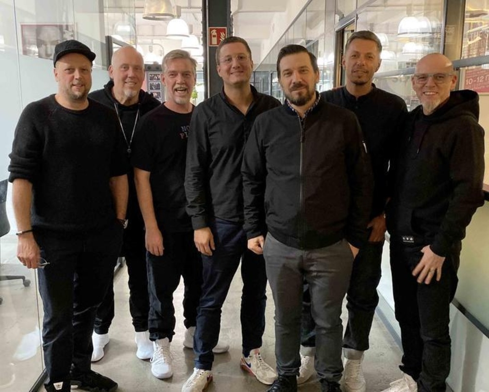 Übernimmt das Ruder bei Four Artists: Florian Hauss (4. von links), hier mit Markus Grosse, "Bär" Läsker und den Fantastischen Vier