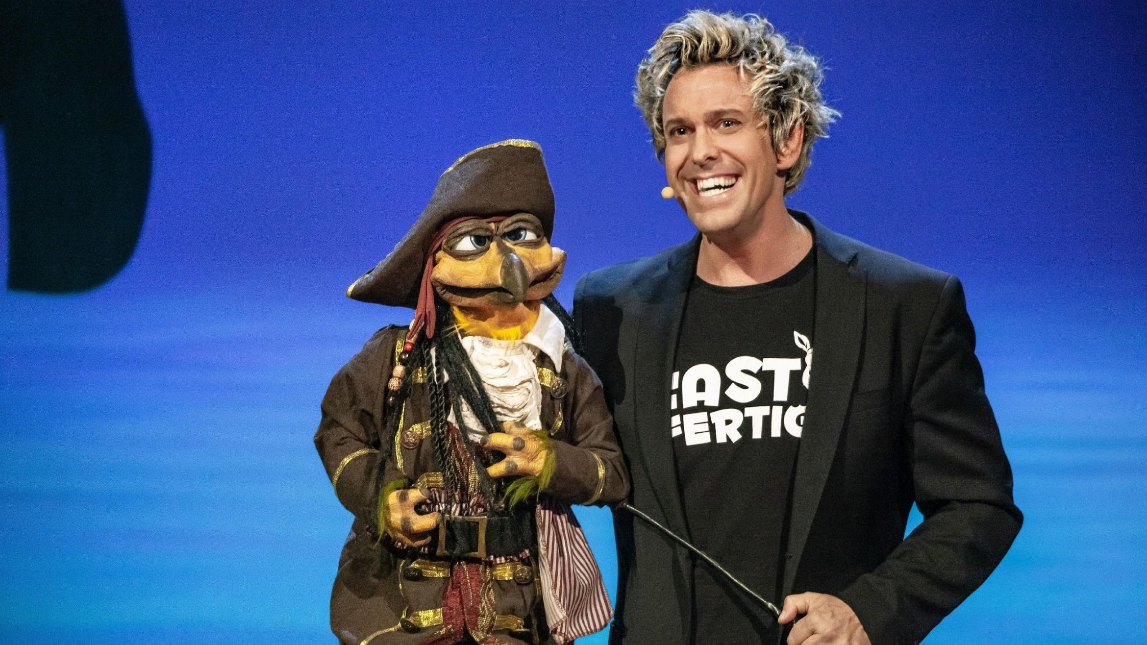Puppet-Comedy-König  Sascha Grammel mit einer seiner Puppen –