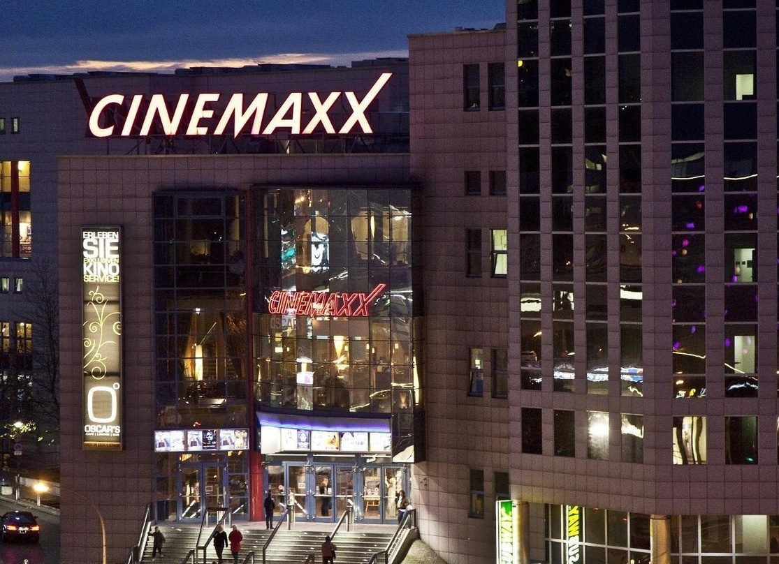 Cinemaxx zahlt künftig einen Bonus für Angestellte im Service, die die Einarbeitung neuer Mitarbeiter:innen übernehmen