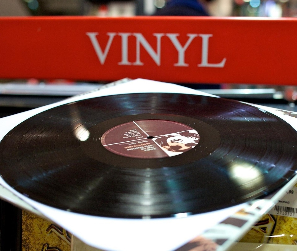 Auch im US-Musikmarkt schwer gefragt: Vinyl-Verkäufe legten im erste Halbjahr 2021 laut Zahlen der Chartsermittler von MRC Data um mehr als 100 Prozent zu