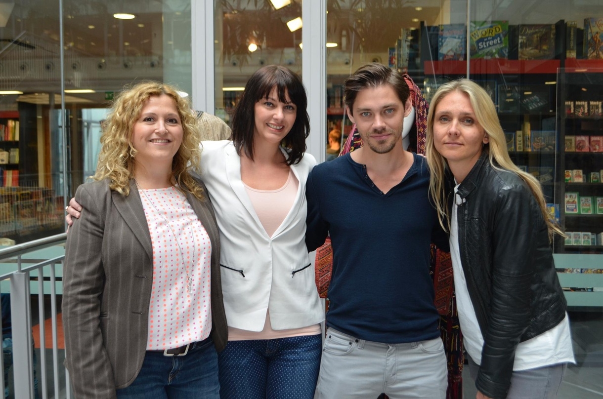 Corinna Krebs (Universal), Claudia Scharf (Dederichs Reinecke & Partner), Tom Payne und Natalie Köhn (Universal, v.l.) 