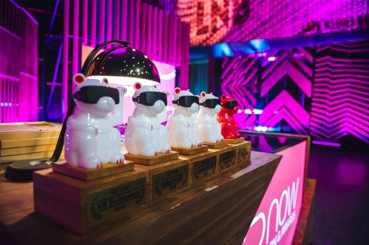 Die VR-Bären warten darauf von den Gewinnern des VR Now Awards 2019 mit nach Hause genommen zu werden.