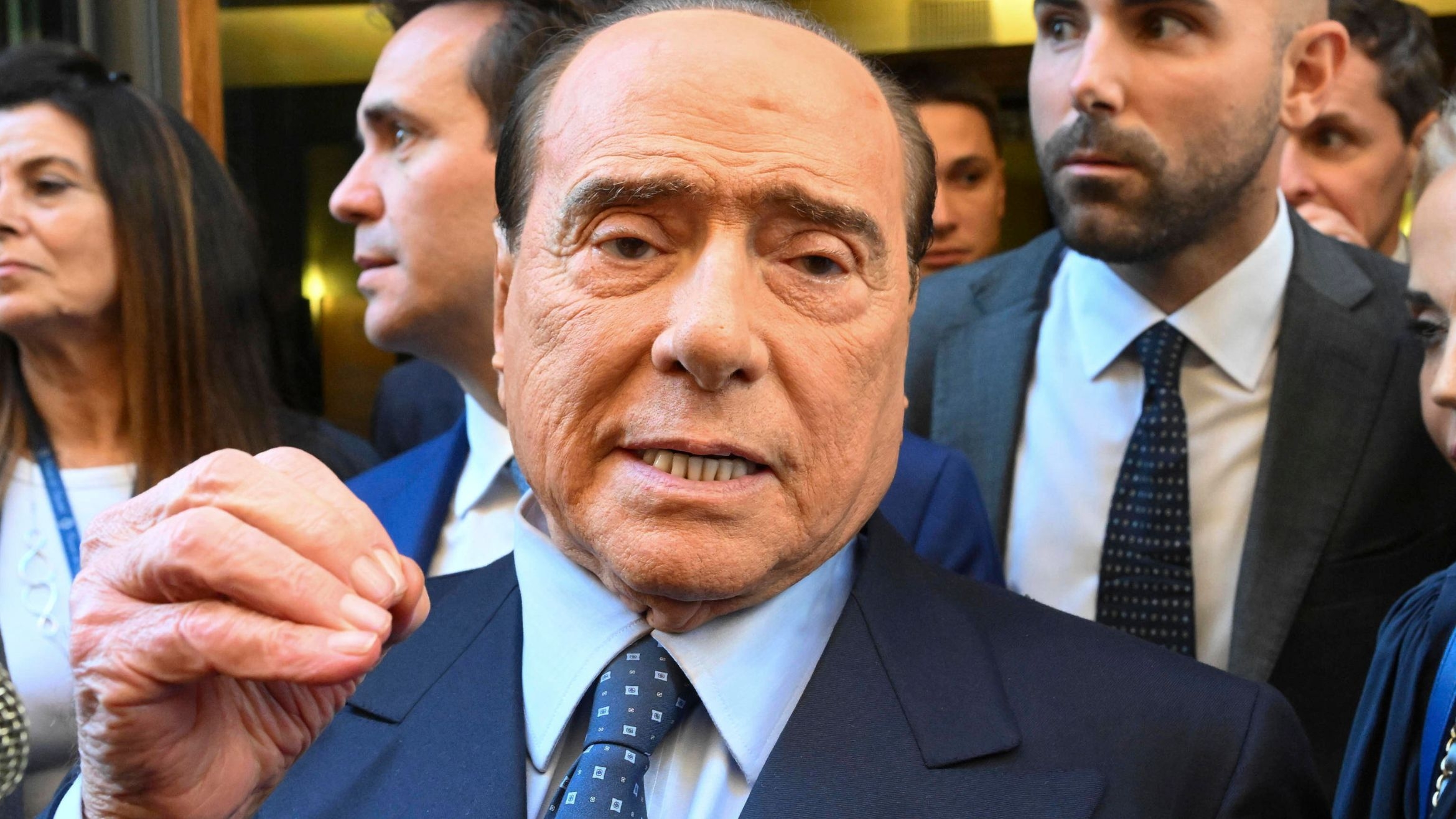  Silvio Berlusconi  -