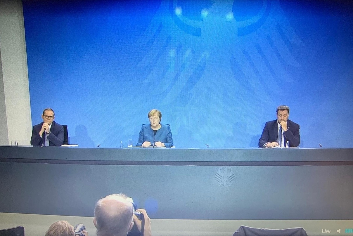 Bundeskanzlerin Angela Merkel informierte gemeinsam mit Ministerpräsident Markus Söder und Berlins Regierendem Bürgermeister Michael Müller