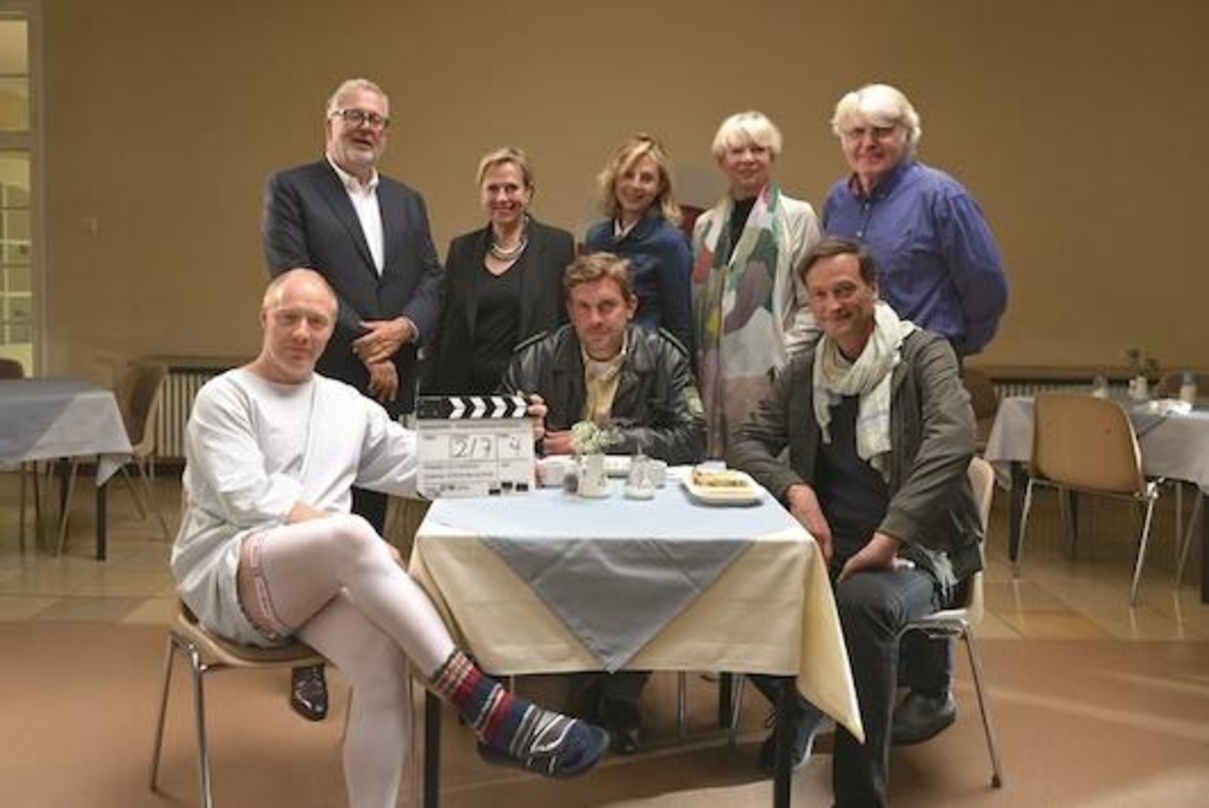 Der Drehschluss für "Kaiserschmarrndrama" konnte schon vor einiger Zeit gefeiert werden - nun müssen Fans der Eberhofer-Reihe noch ein wenig Geduld haben