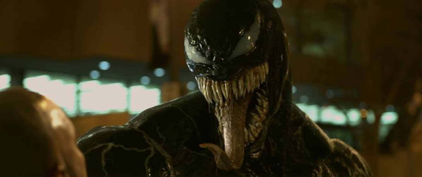 Das "Venom"-Sequel "Venom: Let There Be Carnage", hier ein Szenenfoto aus Teil eins, ist in den Juni 2021 verschoben worden