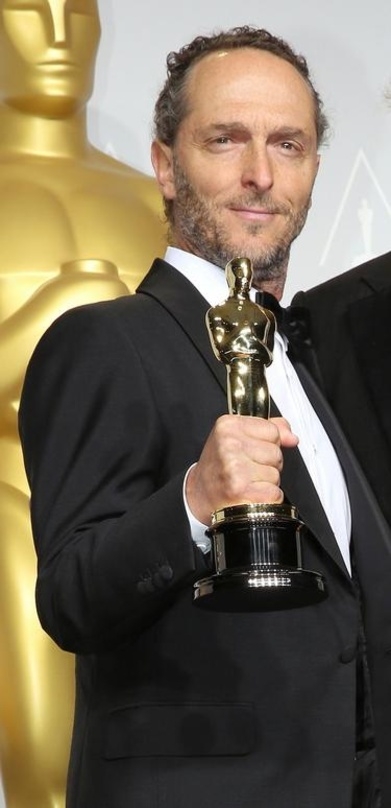 Emmanuel Lubezki mit seinem Oscar für "Gravity", für den er im vergangenen Jahr auch den ASC Award gewann