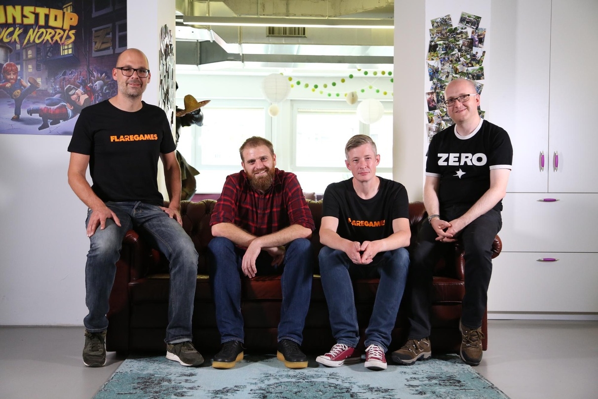 Von links nach rechts: Klaas Kersting (Flaregames CEO), Adam Wells (WPG Gründer), Keith Ainslie (Flaregames Executive Producer), Stuart Maine (WPG Gründer)