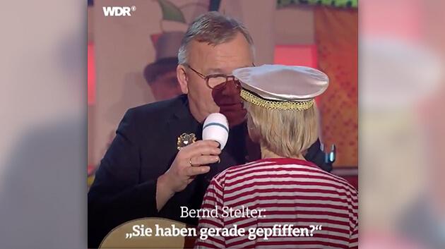 Eine Jeckin im Gürzenich fand Bernd Stelters Witze über Frauen mit Doppelnamen nicht witzig