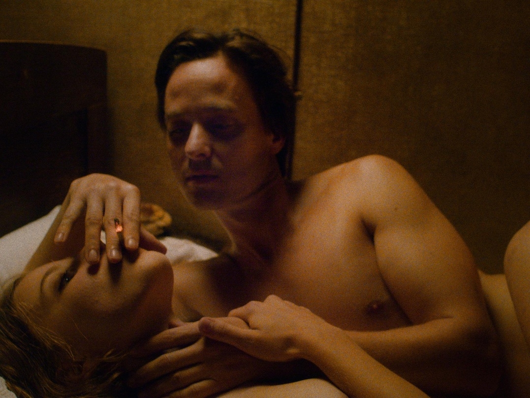 Saskia Rosendahl (l.) und Tom Schilling in "Fabian"