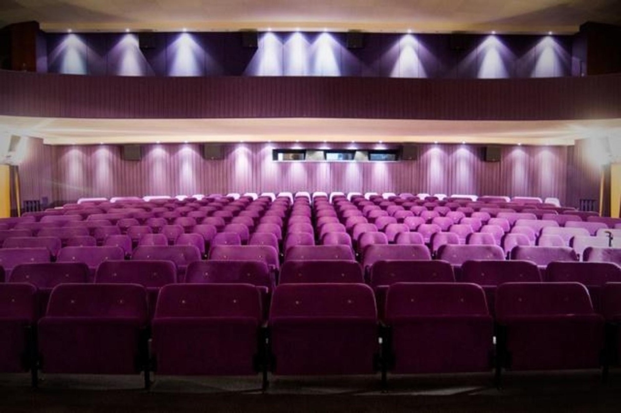 Kinos in Sachsen (hier das Metropol Chemnitz) können Maßnahmen treffen um den Mindestabstand im Saal zu verringern