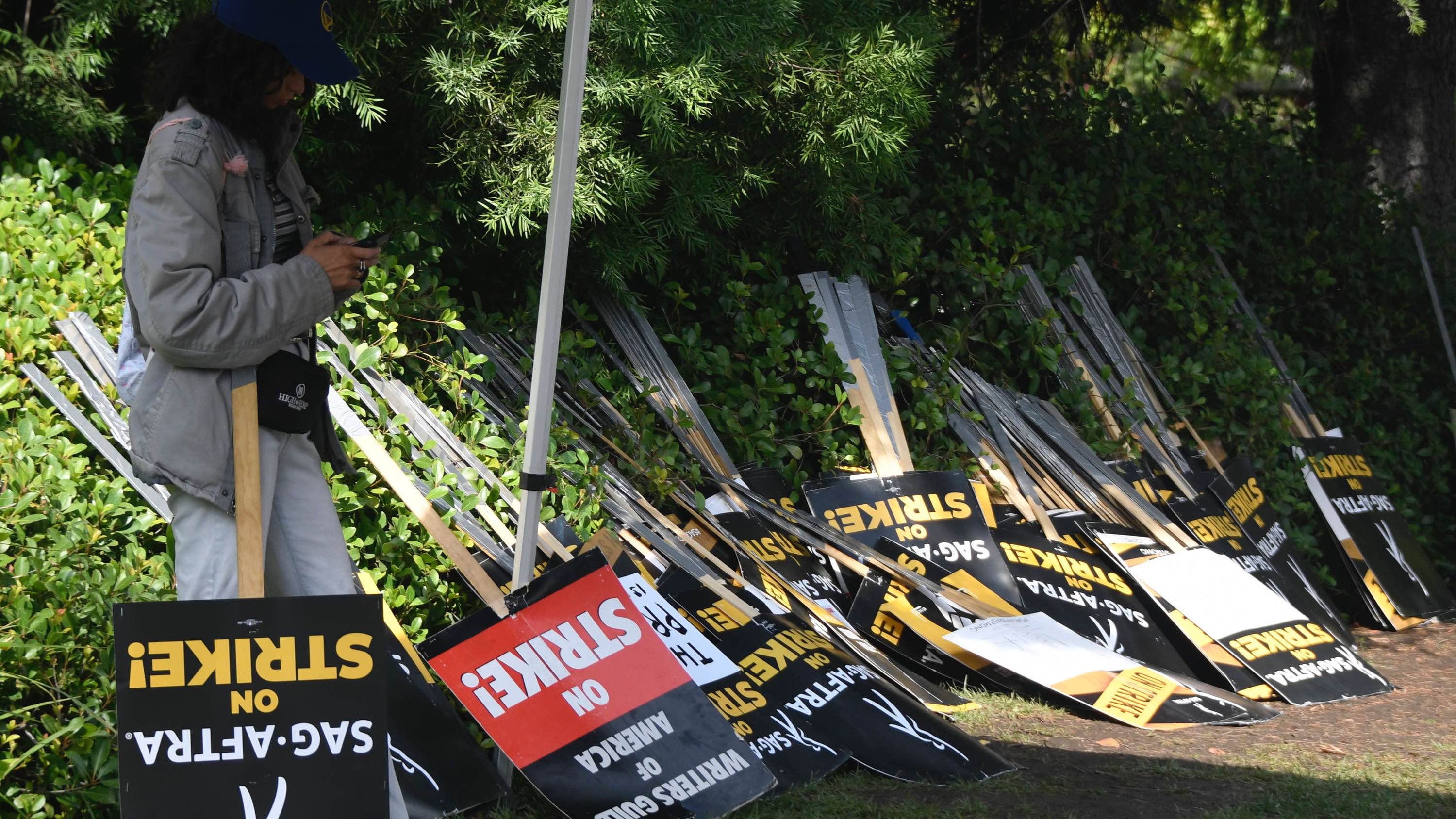 WGA-Führung segnet Einigung ab, Autorenstreik endet