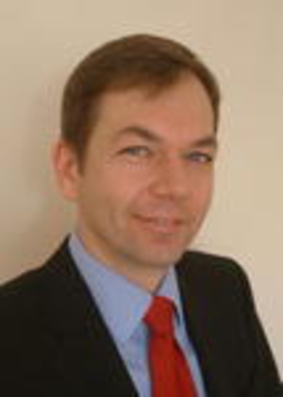 Dr. Bernd Fakesch