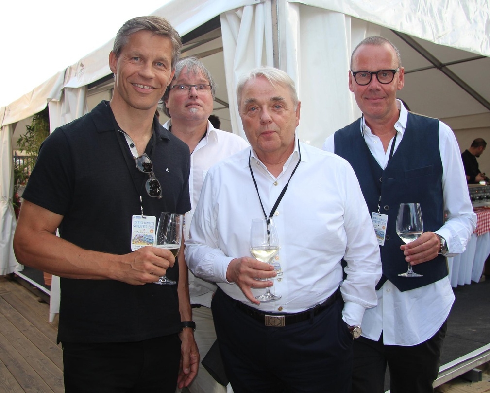 Trafen sich beim fünften Semmel Sommerfest (von links): Frank Briegmann (Universal Music), Ernst-Ludwig Hartz (ELH), Klaus-Peter Schulenberg (CTS Eventim) und Michael Kucharski ((Kucharski PR)