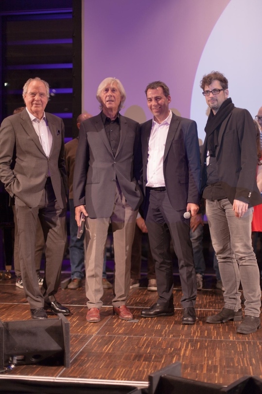 Bei der Preisverleihung von SoundTrack_Cologne (von links): Laudator Friedrich von Thun, Ehrenpreisträger Eberhard Schoener, Michael P. Aust und Matthias Hornschuh