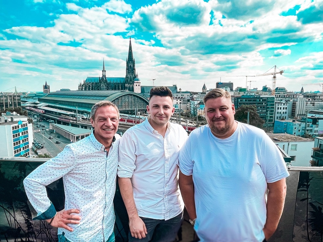 Trafen sich in Köln (von links): Eberhard Pacak, Philipp Bender und Marcel Pieofke