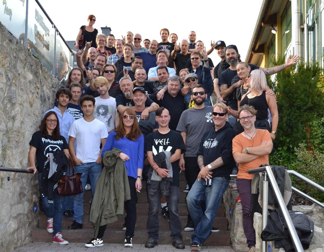 Bei der Vertriebstagung 2014 in Willingen: Das Team von Soulfood Music Distribution um Jochen Richert (Mitte, links, mit Sonnenbrille)