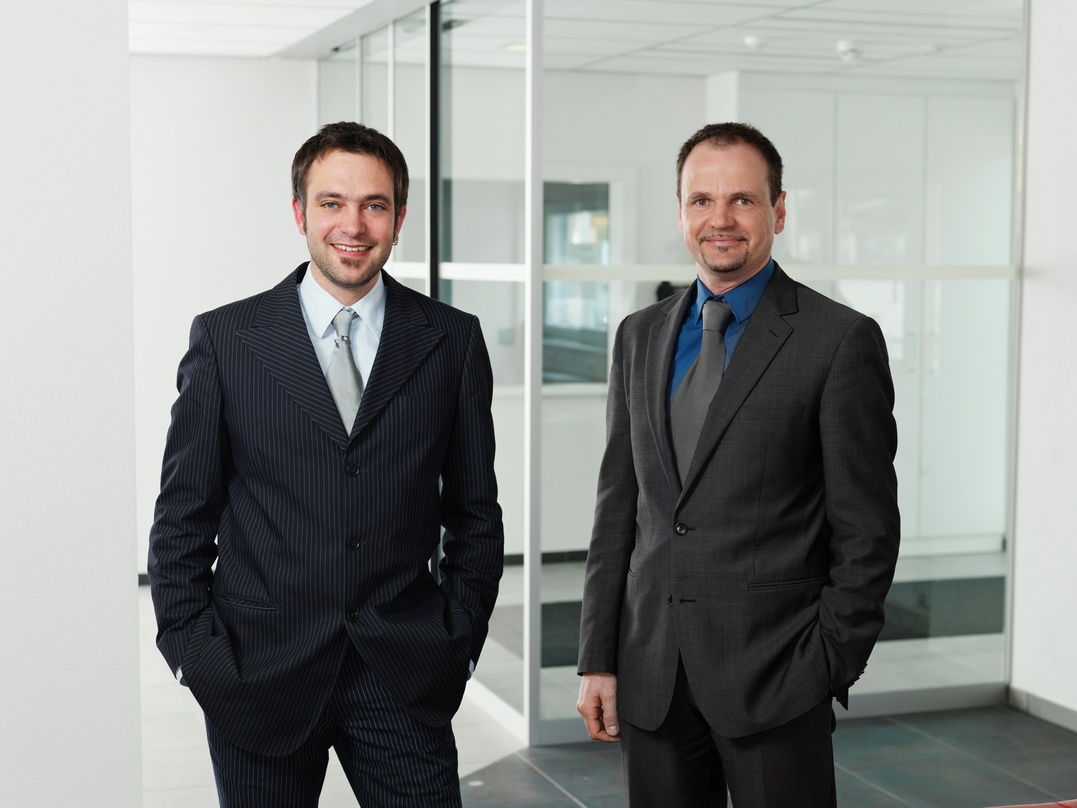 Freuen sich über die Zusammenarbeit mit Media Markt: Dominik Friedle (l.) und Michael Hosp