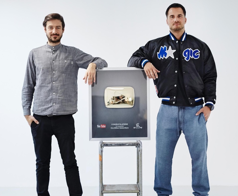 Freuen sich über den Erfolg bei YouTube (von links): Markus Huber (Product Manager Selfmade Records) und Elvir Omerbegovic (Geschäftsführer Selfmade Records)