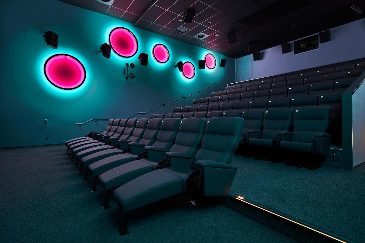Zur Wiedereröffnung präsentiert das Kinopolis Aschaffenburg vier neue Kinosäle