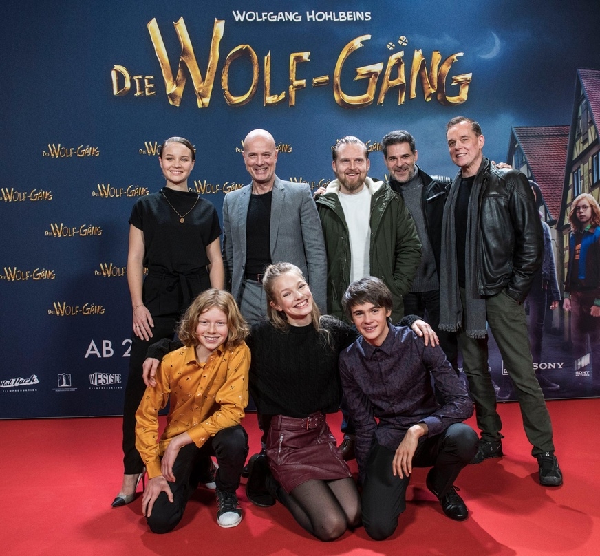 Sonja Gerhardt, Arsseni Bultmann, Christian Berkel, Johanna Schraml, Axel Stein, Aaron Kissiov, Rick Kavanian Tim Trageser (v.l.n.r.) bei der Premiere von "Die Wolf-Gäng".