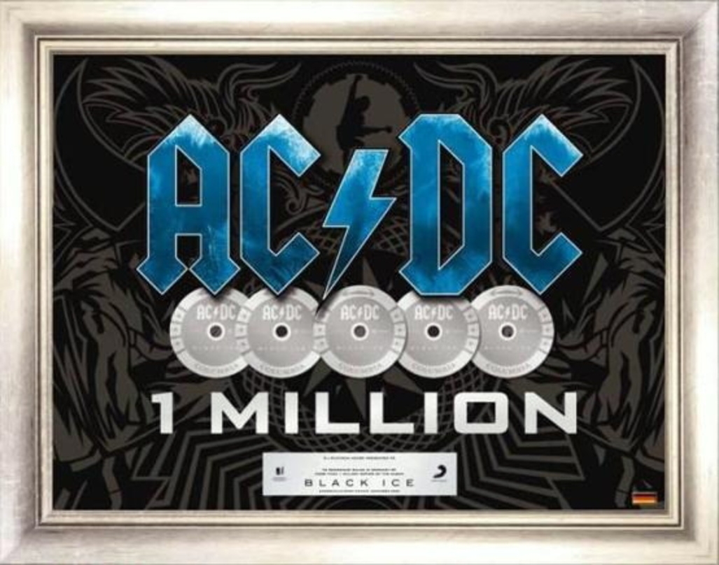 Die höchste Auszeichnung, die AC/DC jemals in Deutschland erhalten haben: Ein Fünffach-Platin-Award für "Black Ice"