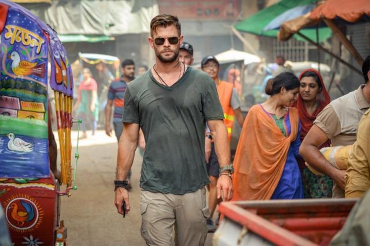 Chris Hemsworth gerät als Söldner zwischen die Fronten von rivalisierenden Drogenkartellen
