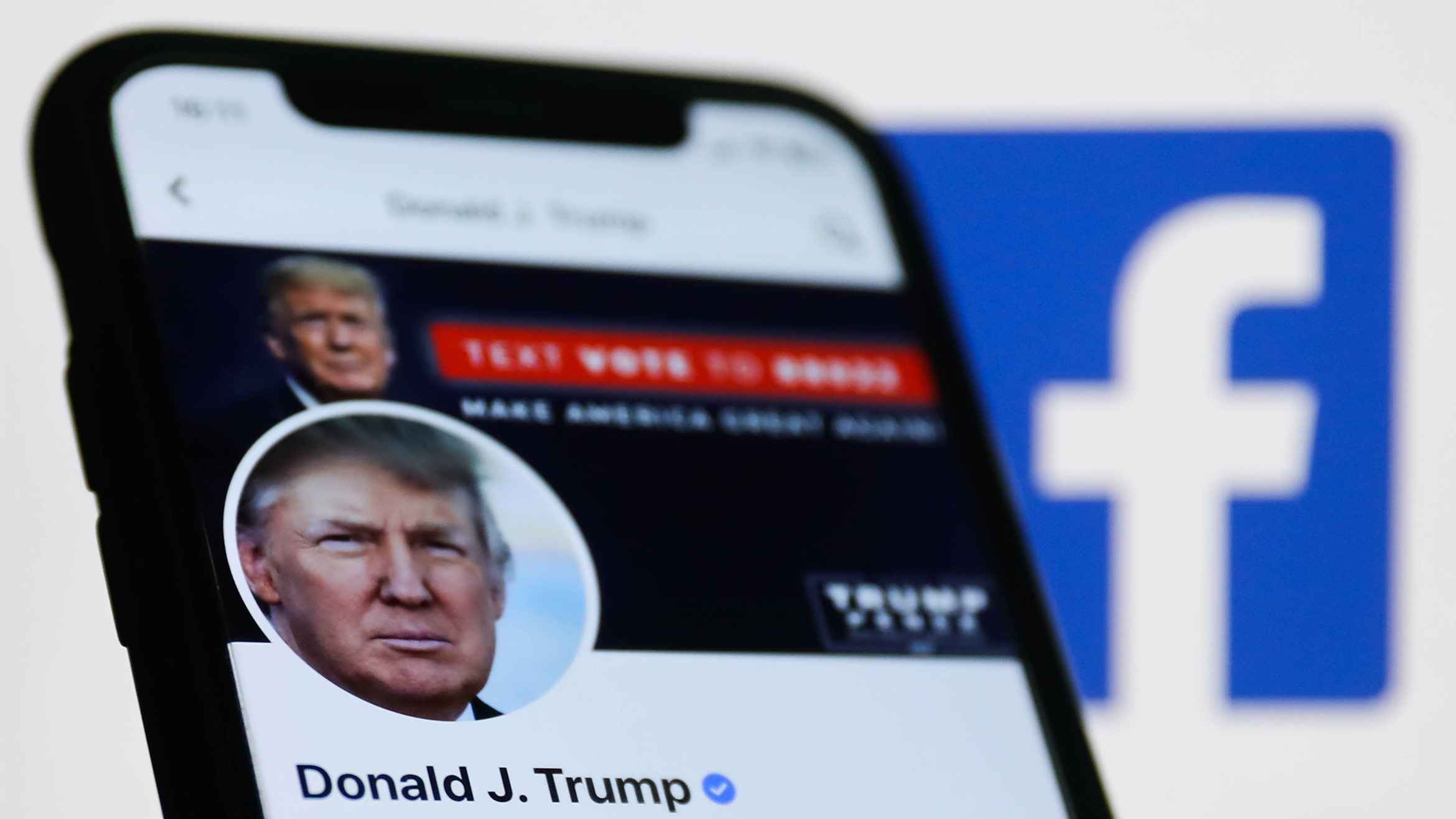 Trumps Accounts bei Facebook und Instagram wieder freigeschaltet