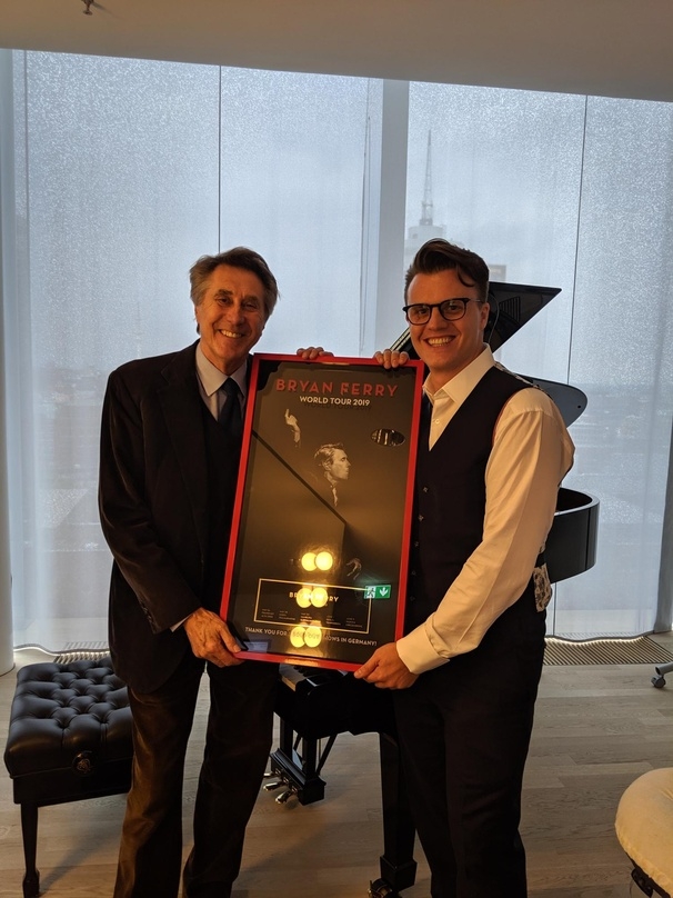 Der Künstler und sein Gratulant: Bryan Ferry (links) und Oliver Hoppe