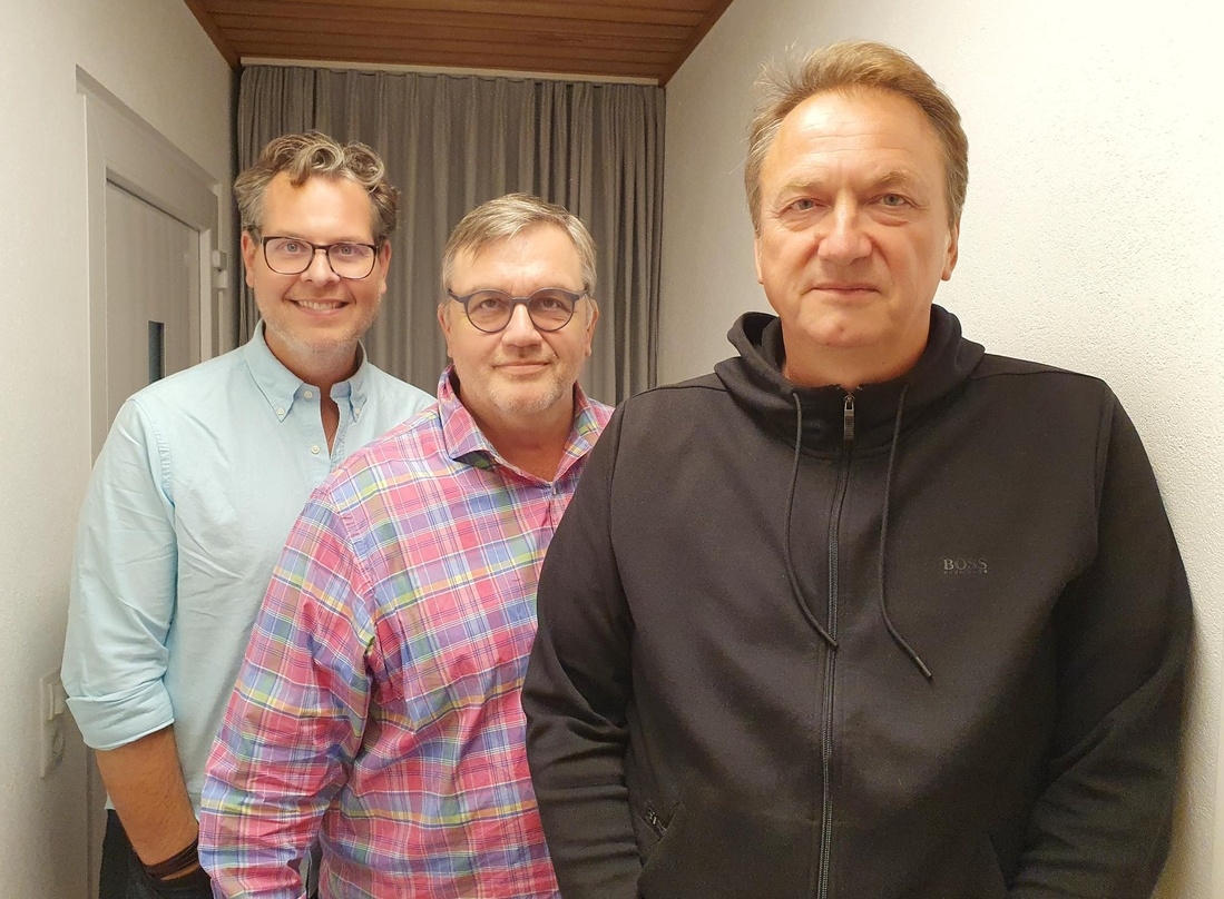 Haben mit "Mal unter uns ..." ein hochemotionales Album geschaffen (von links): Christian Geller, Hape Kerkeling und Markus Hartmann (RCA Ariola)