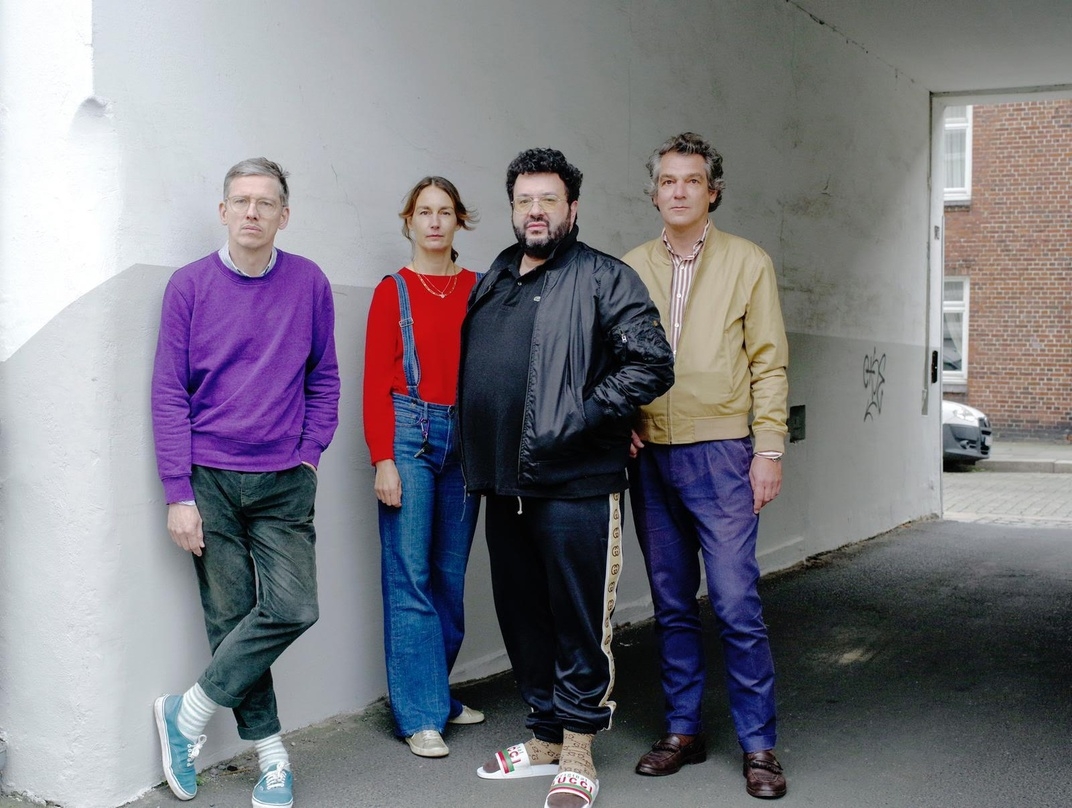 Trafen sich in Hamburg (von links): Stefan Rath, Friederike Meyer (beide Buback), Oliver Polak und Thorsten Seif (Buback)