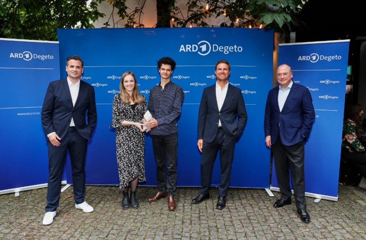 Degeto-Redaktionsleiter Christoph Pellander, die Gewinner Lea Neu und Vincent Hannwacker, Leo Reisinger und Thomas Schreiber