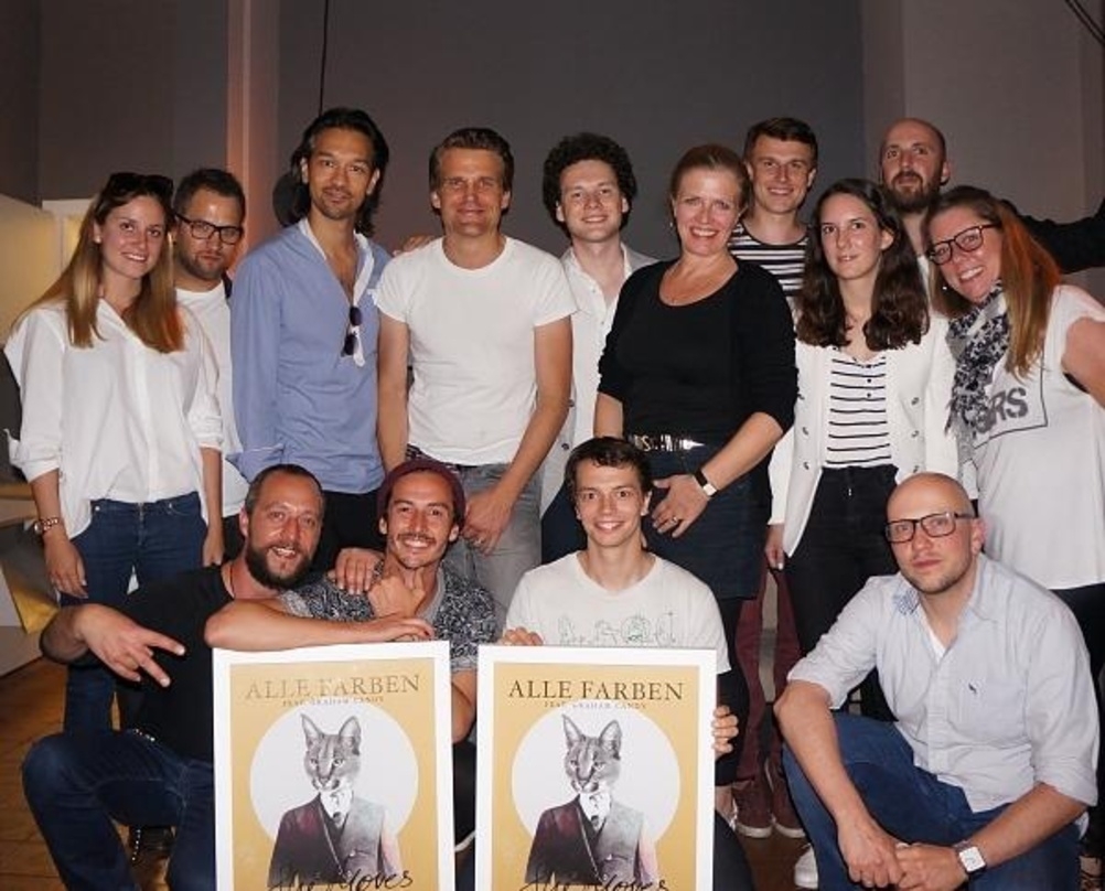 Gratulierten Frans Zimmer, Sänger Graham Candy und ihrem Management: Die Teams von Sony Music und Guesstimate