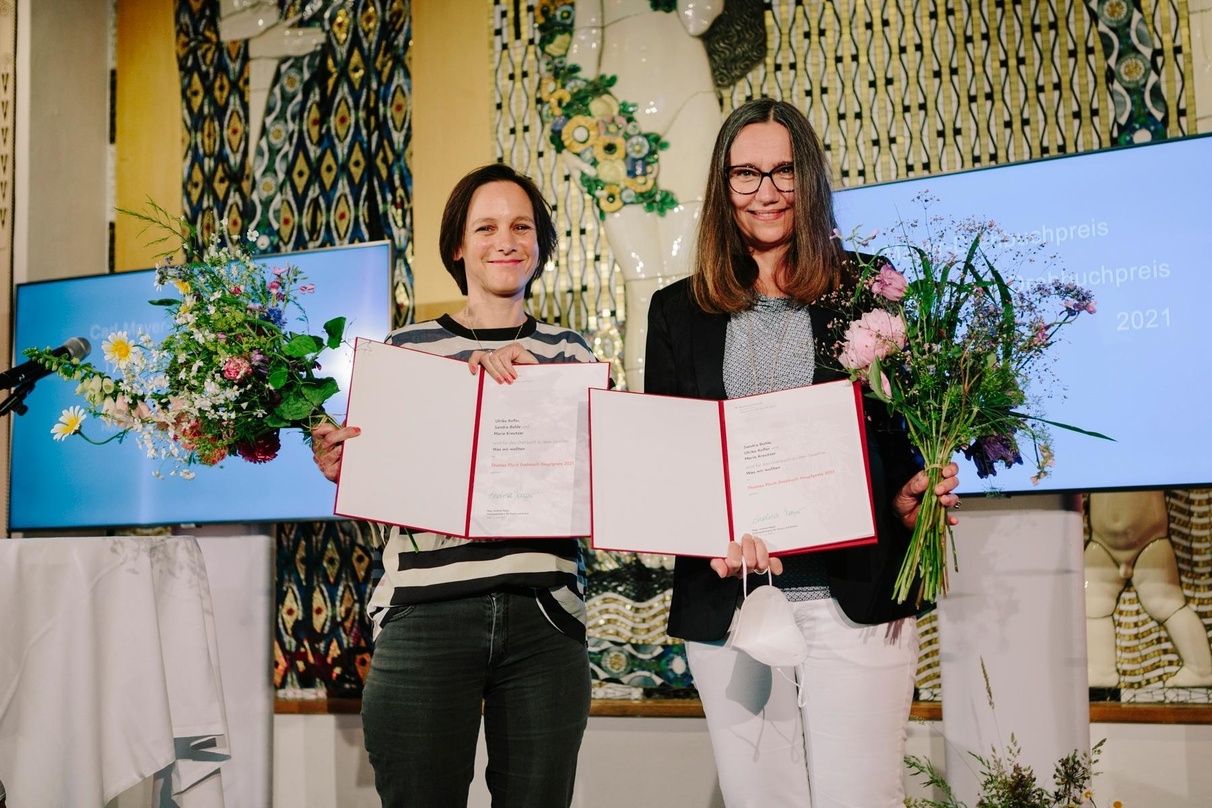 Ulrike Kofler und Sandra Bohle gewannen für "Was wir wollten" (Marie Kreutzer war nicht anwesend)