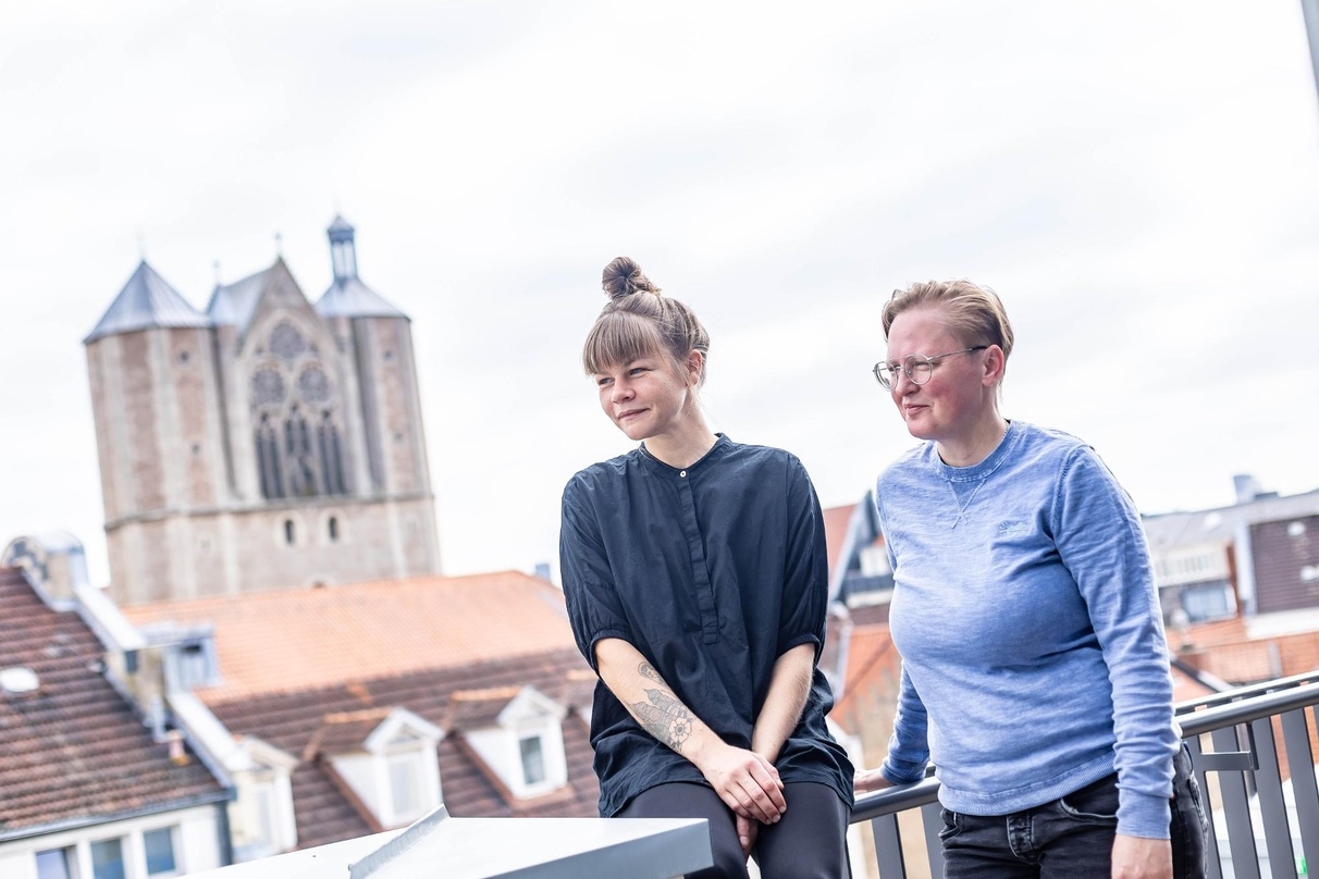 Karina Gauerhof (links) und Anke Hagenbüchner leiten gemeinsam das Braunschweig International Film Festival