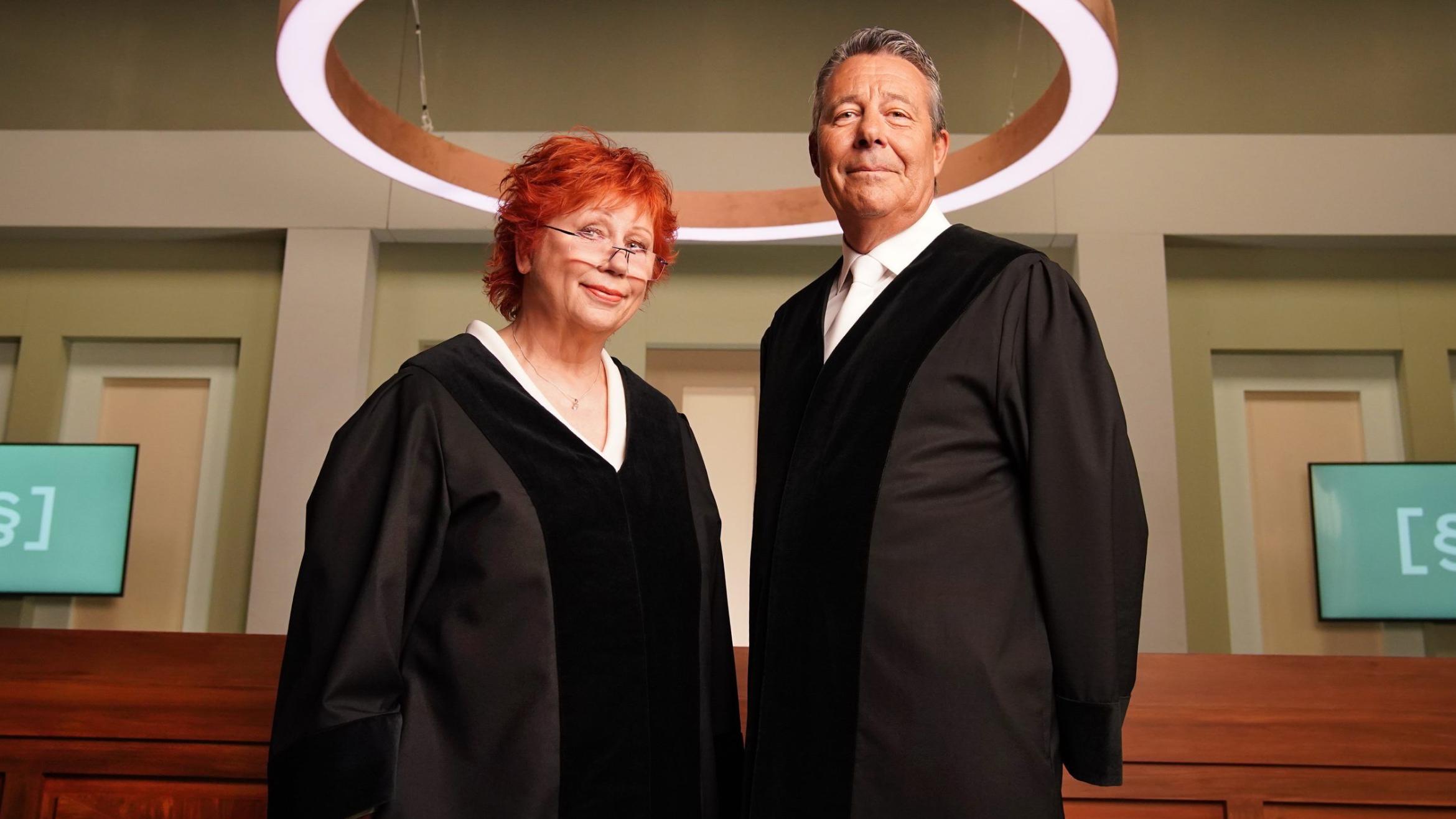Richterin Barbara Salesch und Richter Ulrich Wetzel –
