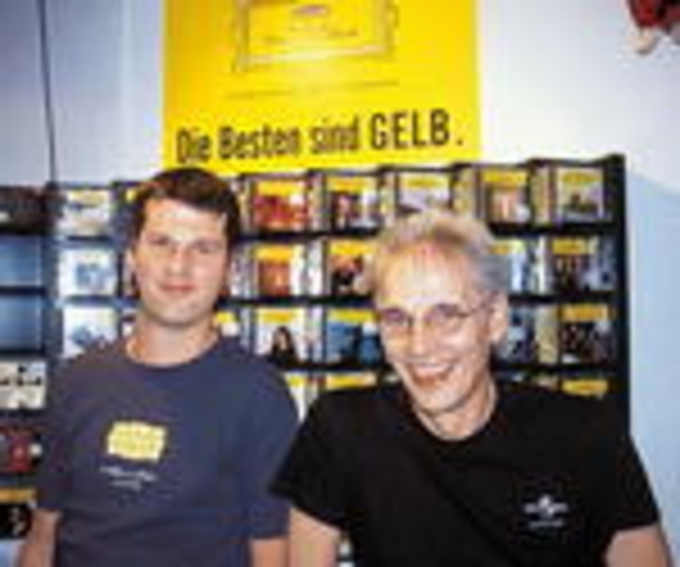 Die Besten sind gelb: Markus Petersen (l.) und Olaf Padtberg vor Universal-Kampagne bei Beck