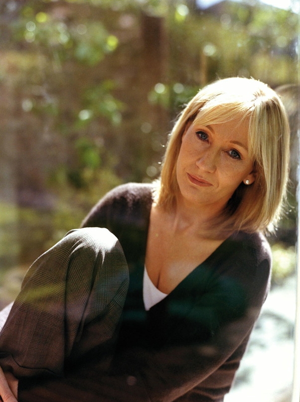 Schrieb die Detektiv-Romane über den Privat-Ermittler Cormoran Strike: J.K.Rowling