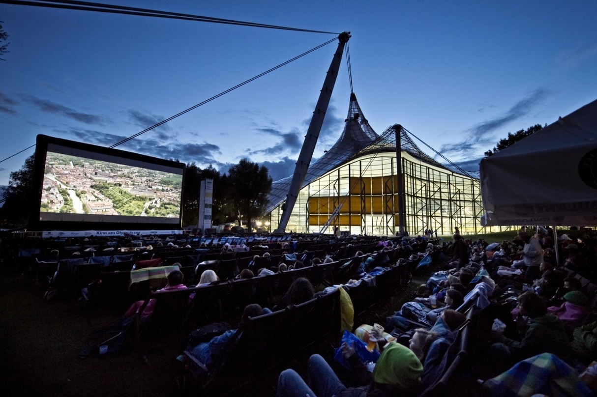 Open-Air-Kinos wie das Kino am Olympiasee in München profitierten vom Jahrhundertsommer 2018