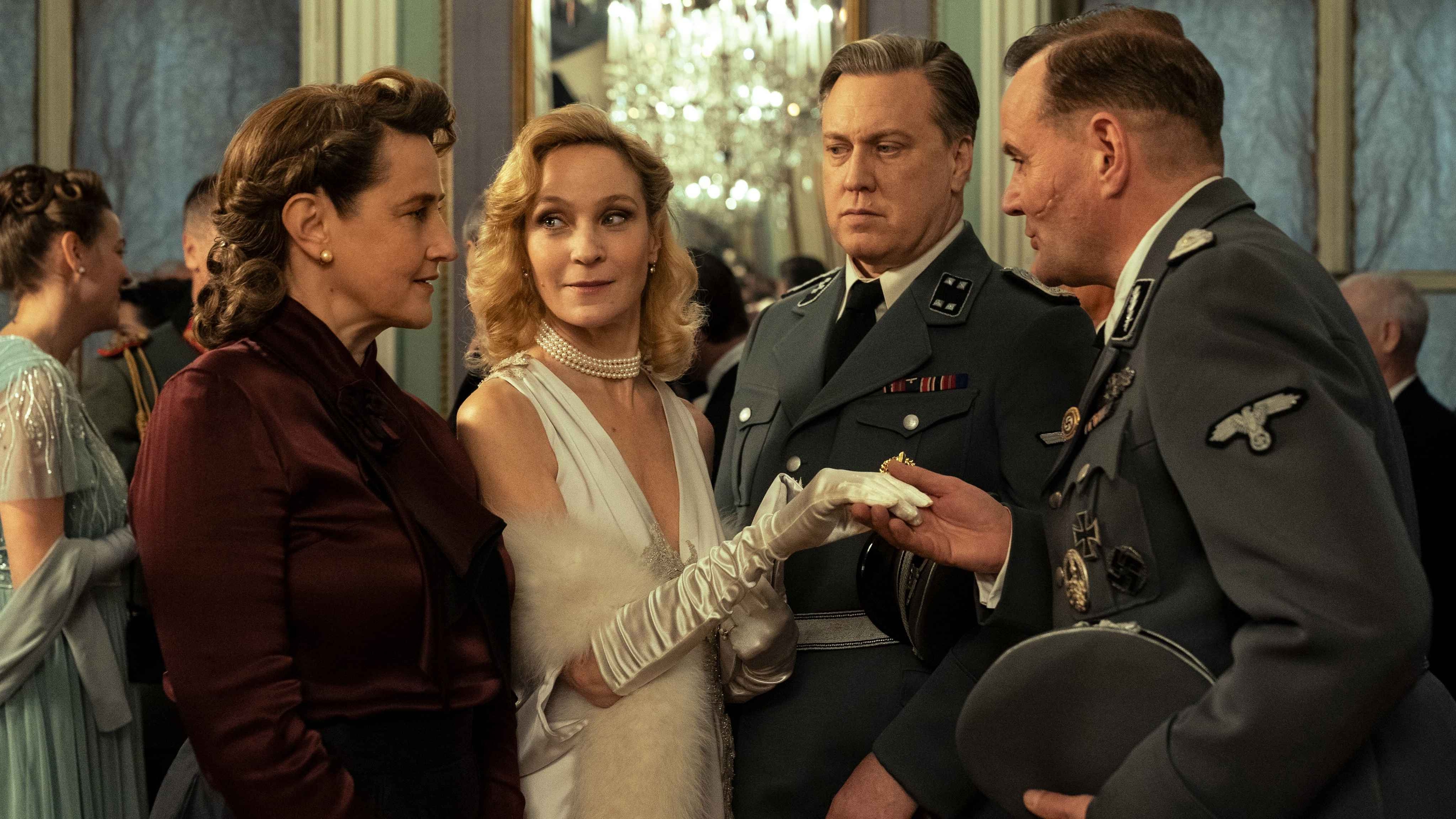 Serien-Sternstunde mit Nicholas Ofczarek und Jonas Nay