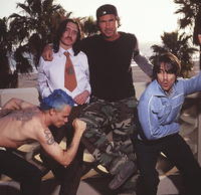 Mischen bei den oberen Chart-Platzierungen mit: die Red Hot Chili Peppers
