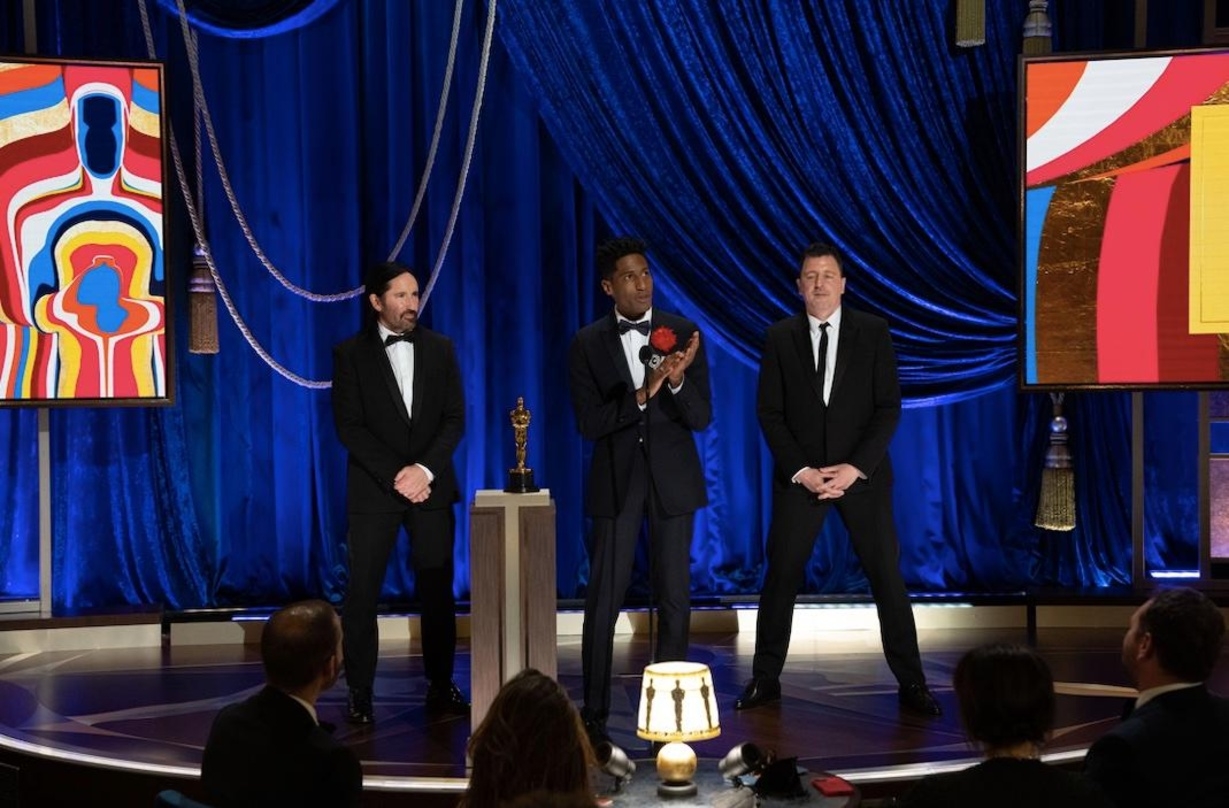 Zwei Oscar-Sieger und drei Nominees (von links): Trent Reznor, Jon Batiste und Atticus Ross während der vom Sender ABC aus der Union Station in Los Angeles übertragenen Oscar-Verleihung 2021
