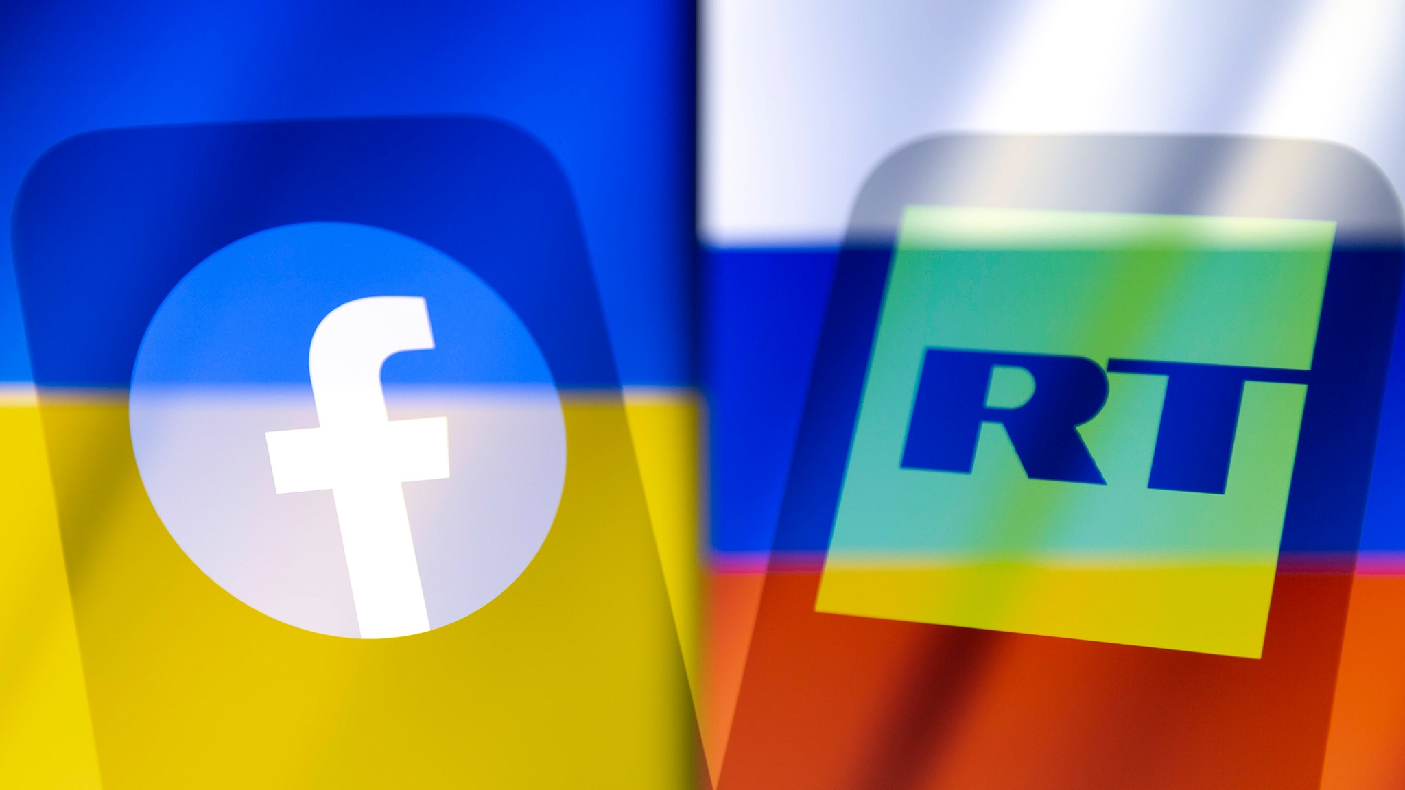 Facebook sperrt Inhalte der russischen Sender RT und Sputnik  in der EU, Tiktok geht diesen Schritt ebenso, Twitter markiert Beiträge russischer Staatsmedien in den Sozialen Netzwerken –