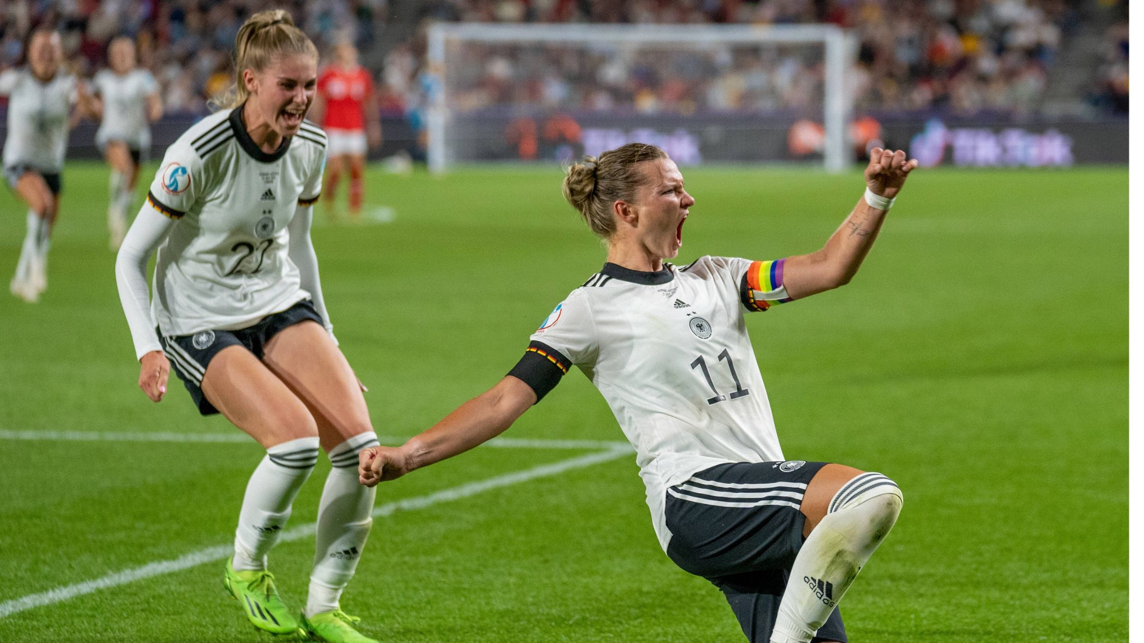 Alexandra Popp jubelt über das Tor zum 2-0 beim Viertelfinalspiel Deutschland -
